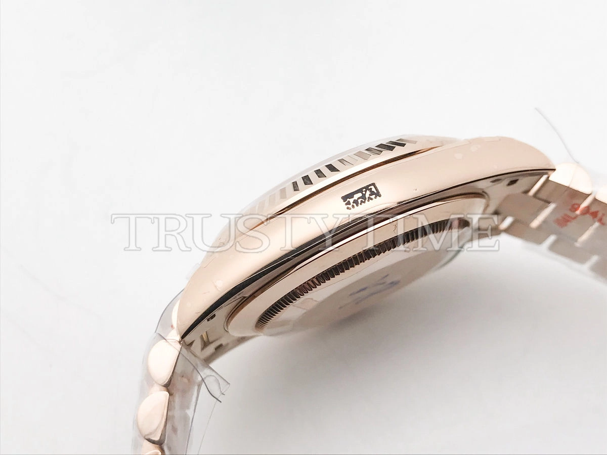 Копия часов Rolex Day-Date 40mm 228235-0005