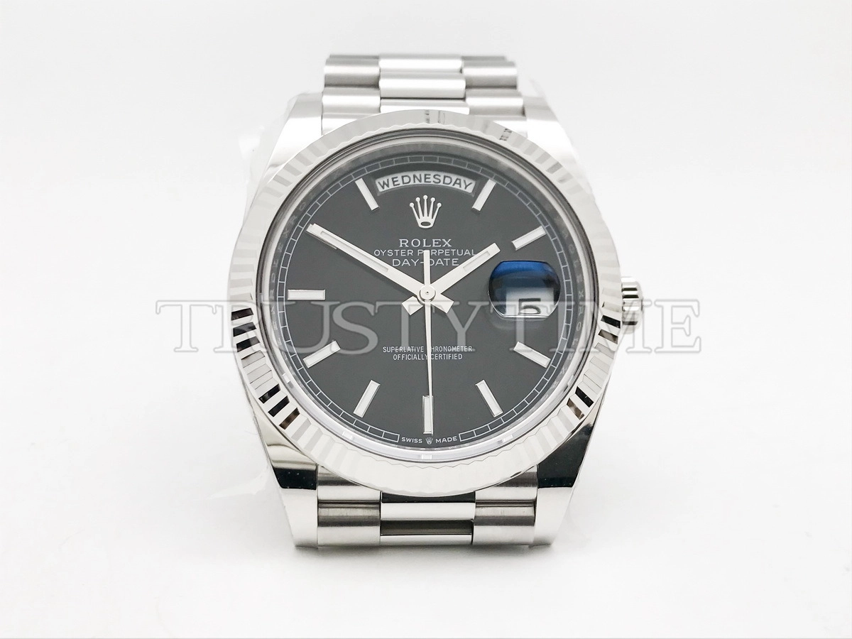 Копия часов Rolex Day-Date 40mm 228239-0004