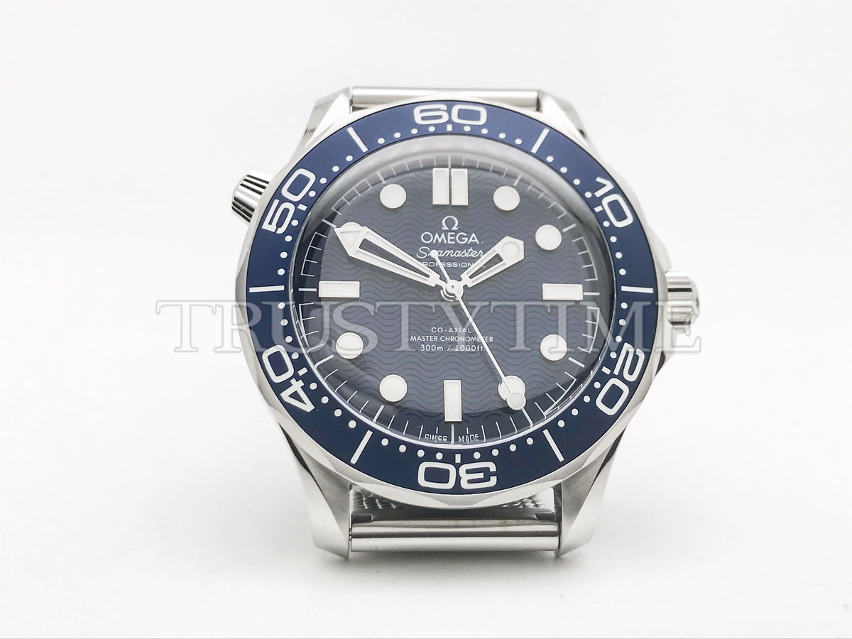 Копия часов Omega Seamaster Diver 300M Co‑Axial Master Chronometer 42mm James Bond 210.30.42.20.03.002