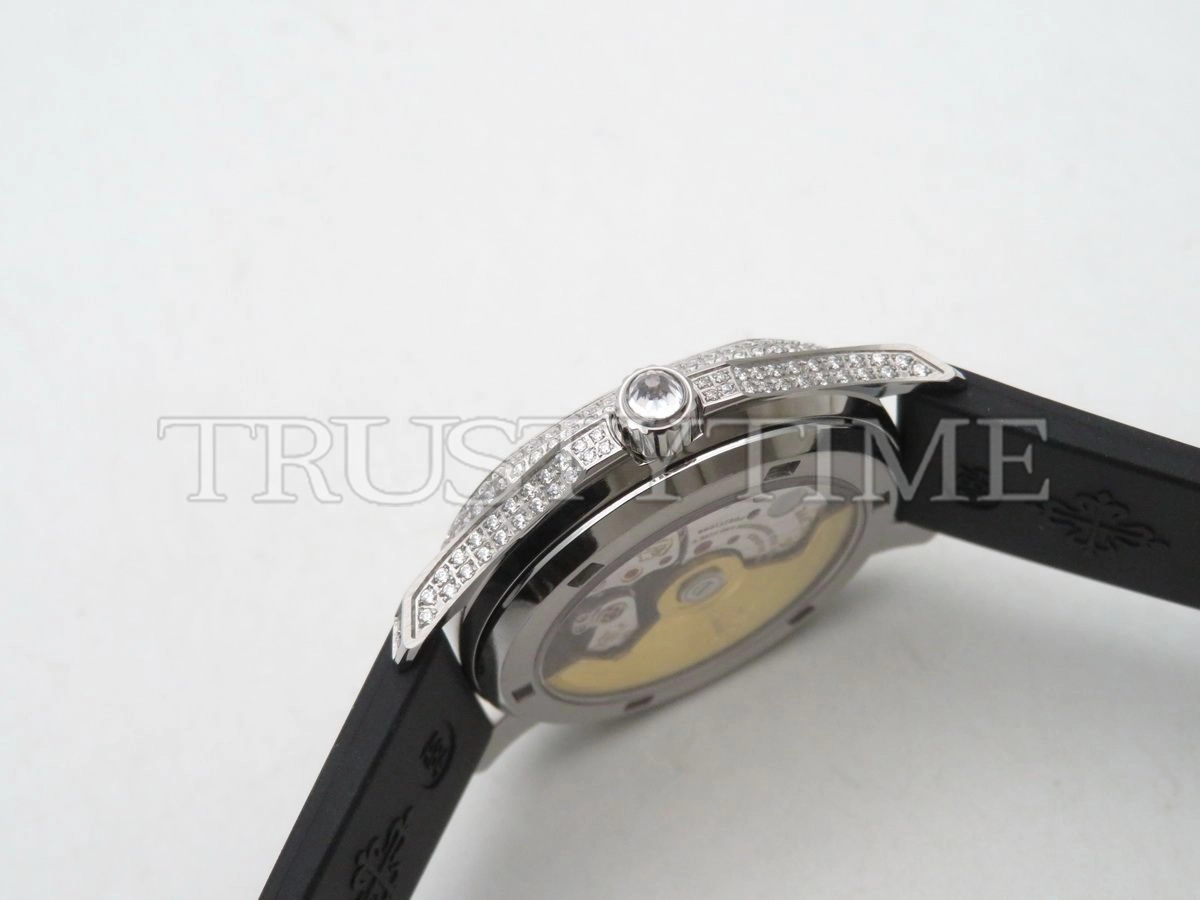 Копия часов Patek Philippe Aquanaut Automatic Ladies 35mm 5069G-001