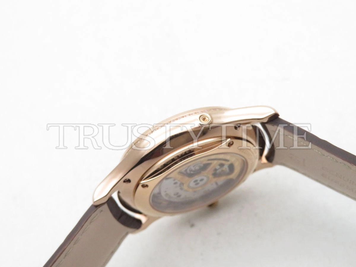 Копия часов Jaeger-LeCoultre Master Ultra Thin Moon 39mm 1362501