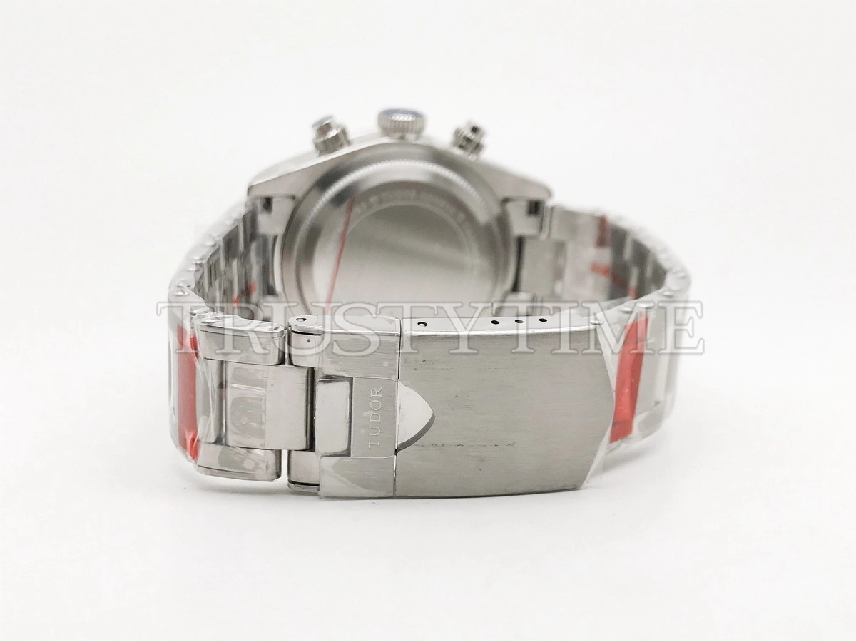 Копия часов Tudor Heritage Black Bay Chronograph 41mm M79360N-0001