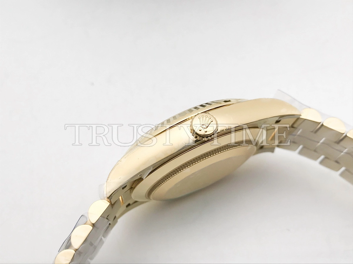 Копия часов Rolex Day-Date 40mm 228238-0005