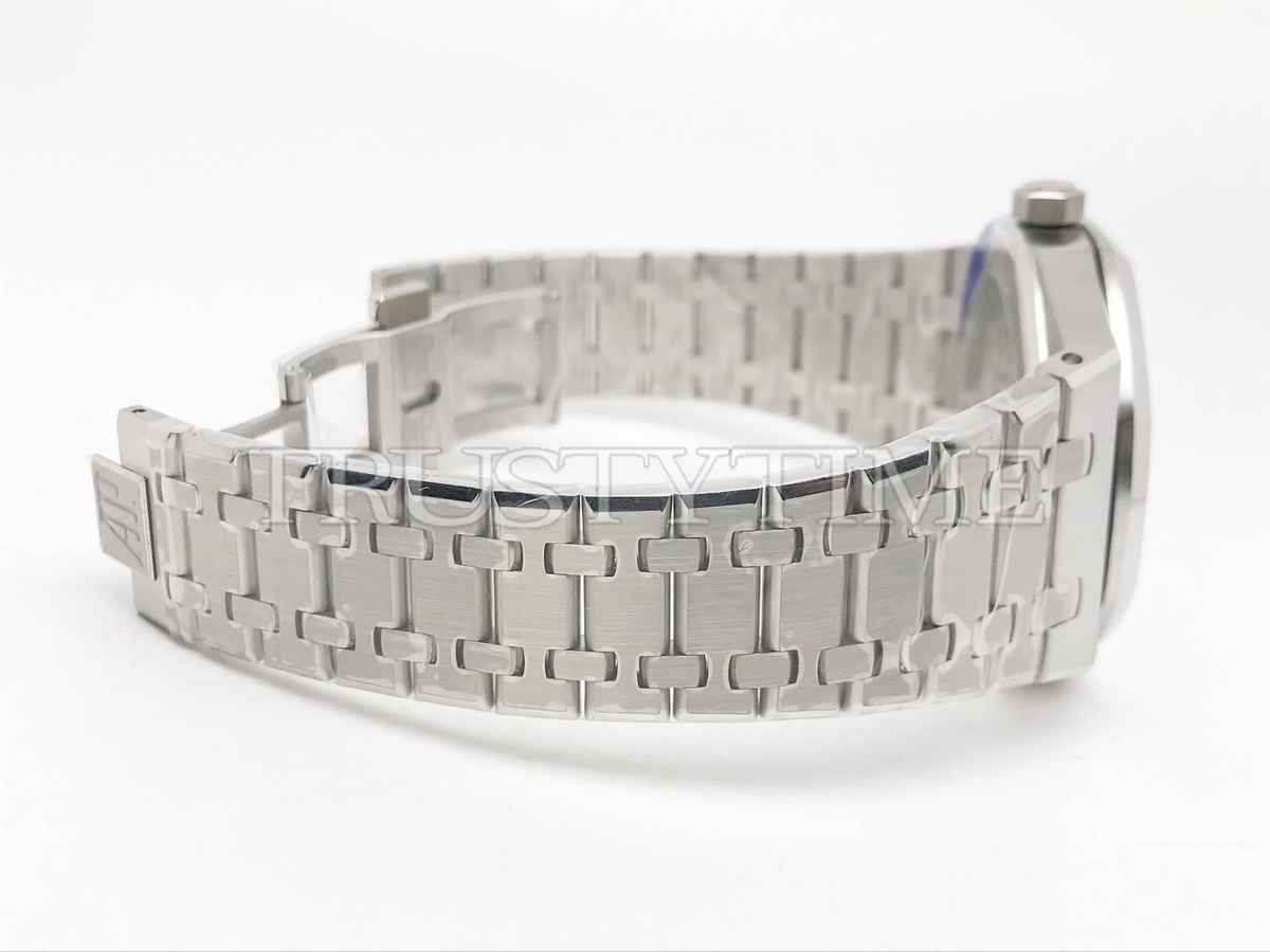 Копия часов Audemars Piguet Royal Oak Ice Blue Baguette Dial Limited Edition 15510BC.OO.1320BC.01
