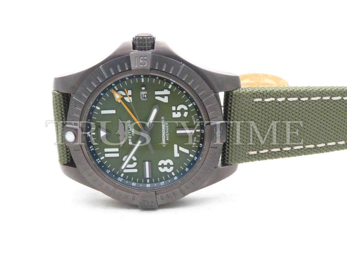 Копия часов Breitling Avenger Automatic GMT 45 Night Mission V323952A1L1X1