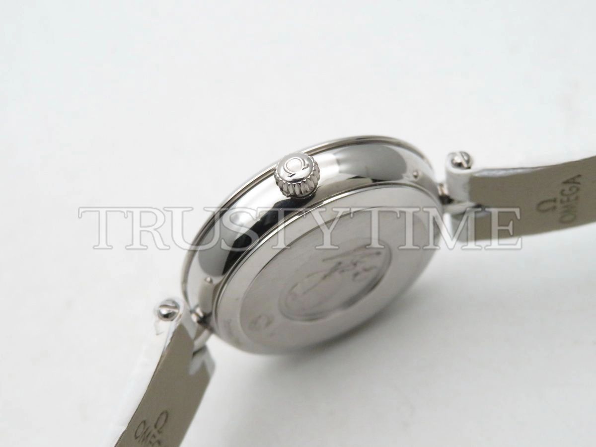 Копия часов Omega De Ville Prestige Dewdrop Quartz 27mm 424.13.27.60.55.001