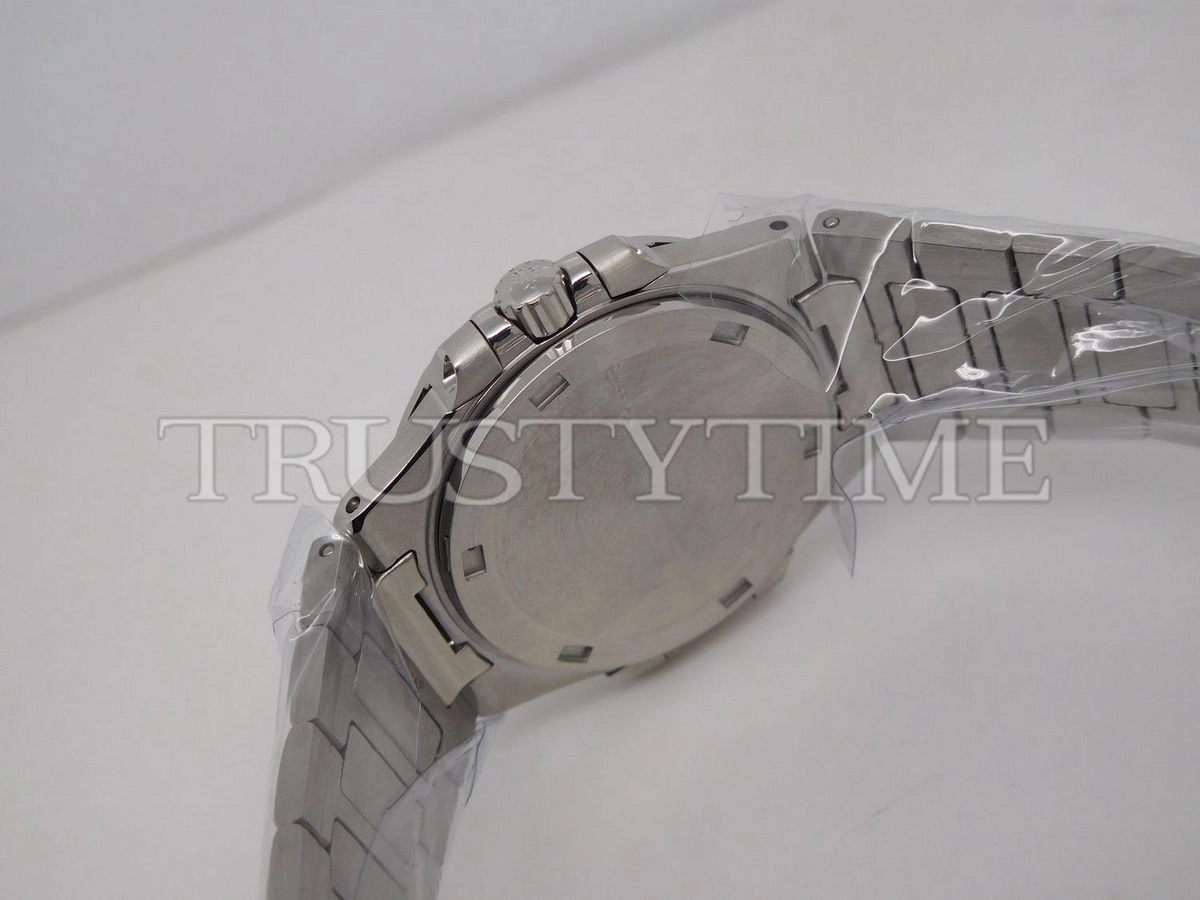 Копия часов Patek Philippe Nautilus Ladies 32mm 7011/1G-001