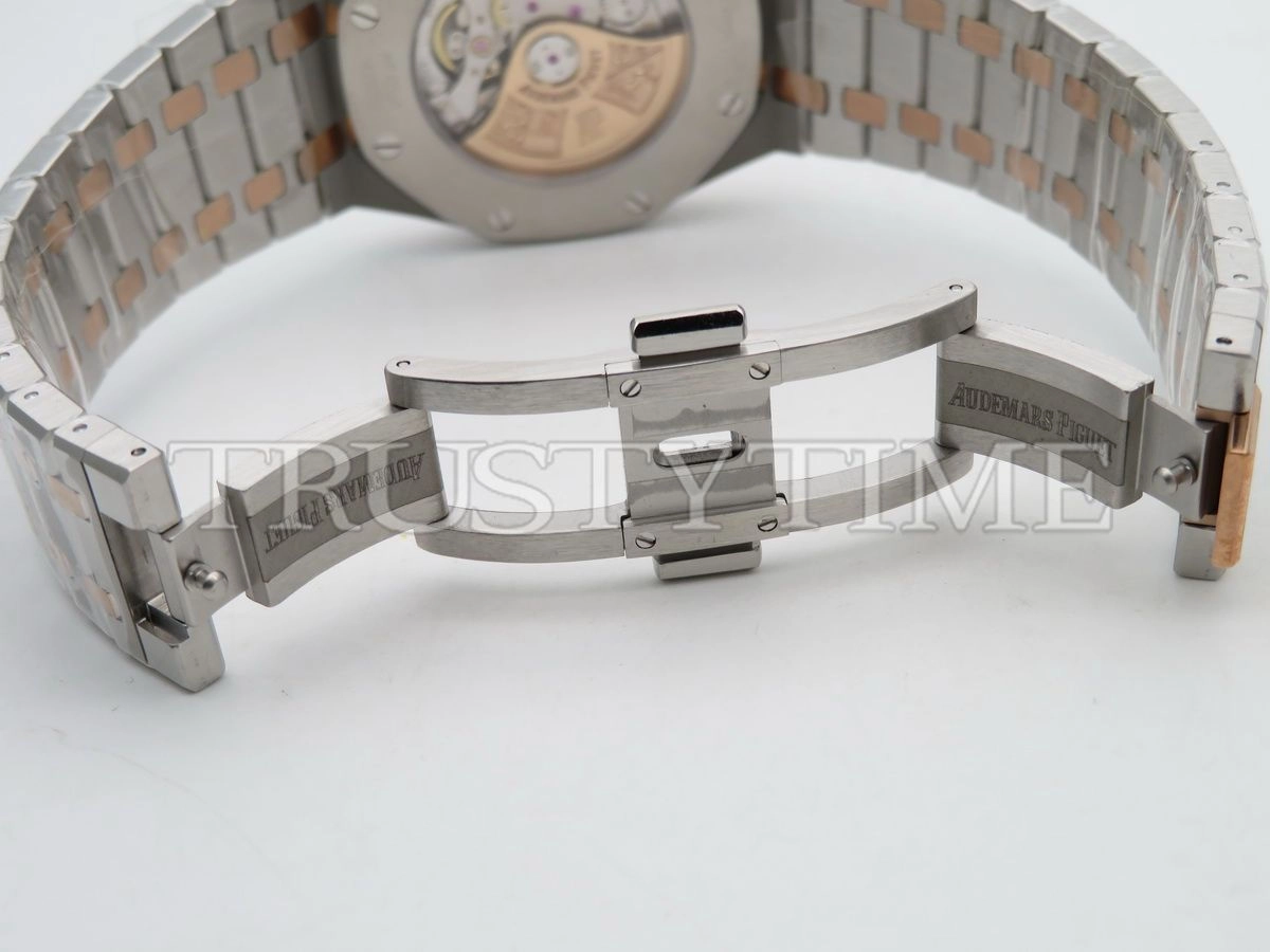 Копия часов Audemars Piguet Royal Oak Automatic II 15400SR.OO.1220SR.01