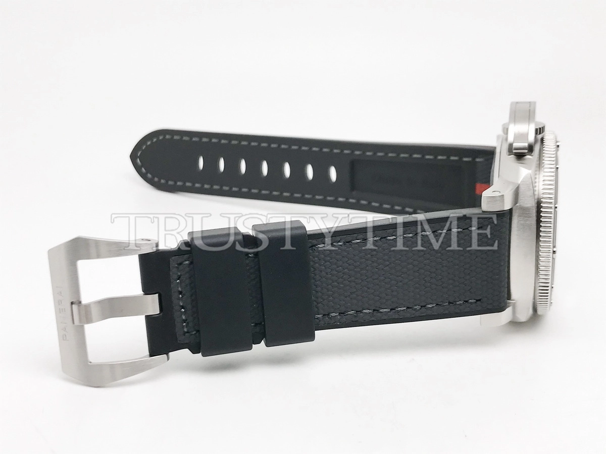 Копия часов Panerai Submersible Luna Rossa 42mm PAM01565