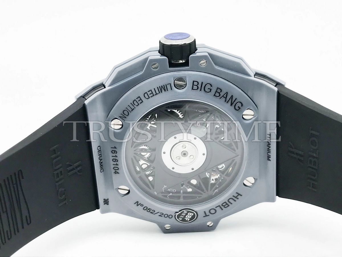 Копия часов Hublot Big Bang Sang Bleu II 45mm 418.FX.8007.RX.MXM21