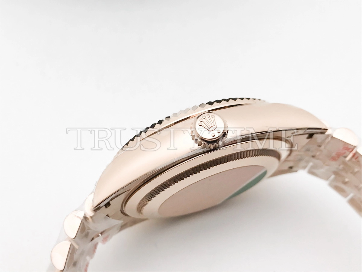 Копия часов Rolex Sky-Dweller 42mm 336935-0008