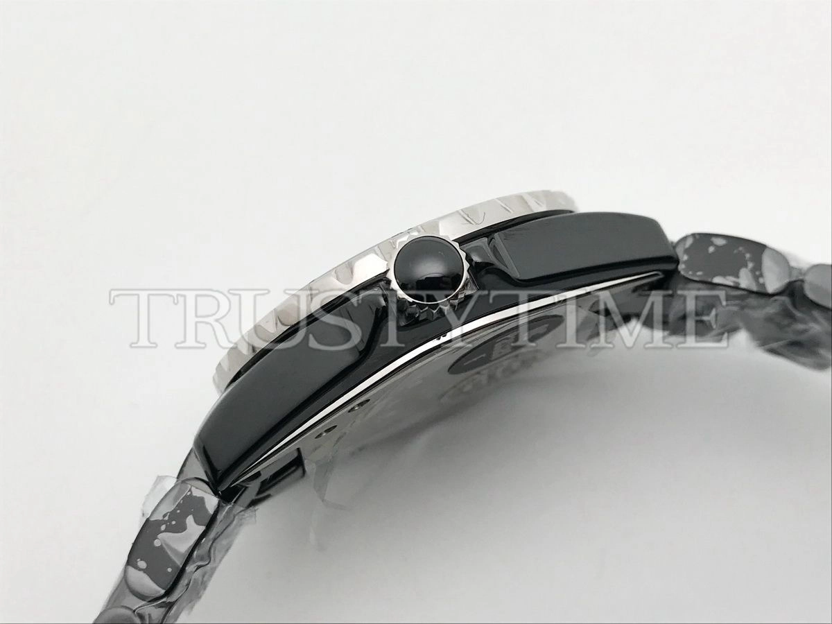 Копия часов Chanel J-12 33 H1625