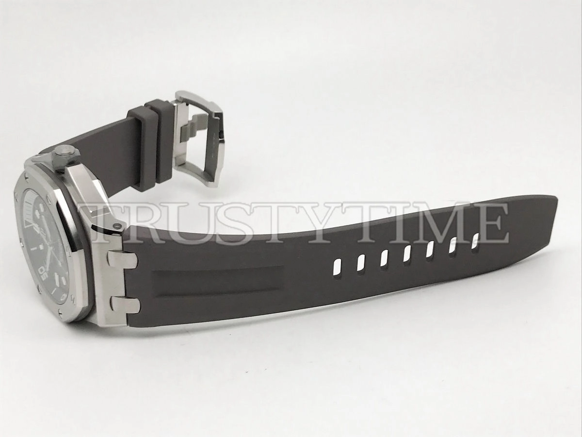 Копия часов Audemars Piguet Royal Oak Offshore Diver 15720ST.OO.A009CA.01
