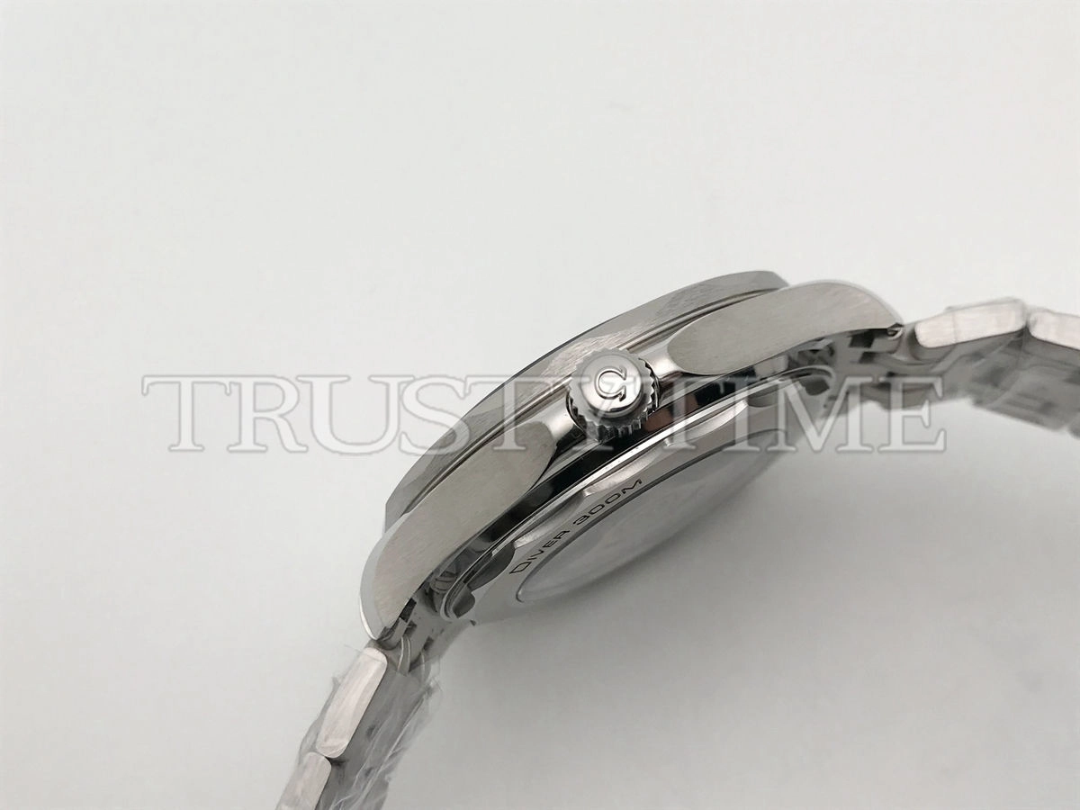 Копия часов Omega Seamaster Diver 300m Co-axial Master Chronometer 42mm 210.30.42.20.10.001
