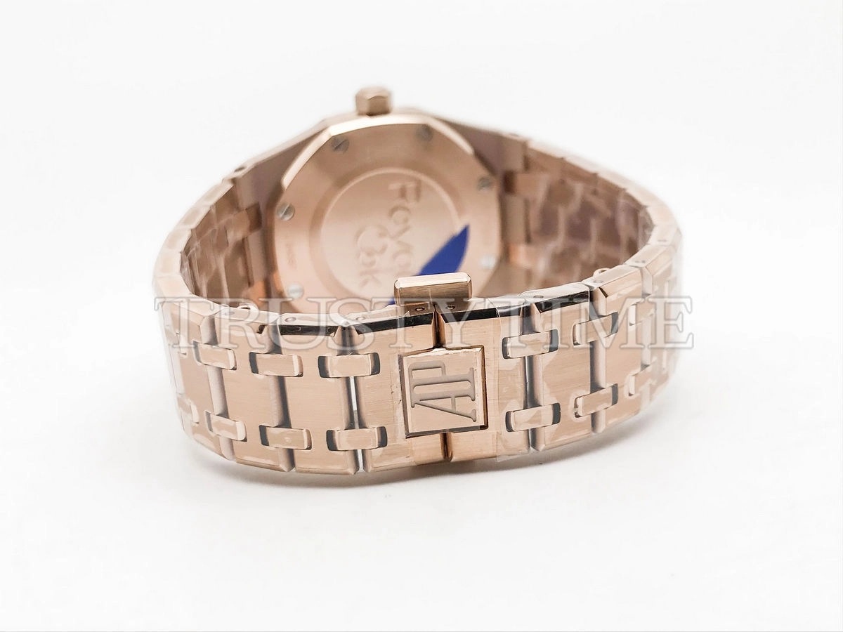 Копия часов Audemars Piguet Royal Oak Ladies 33mm 67651OR.ZZ.1261OR.02