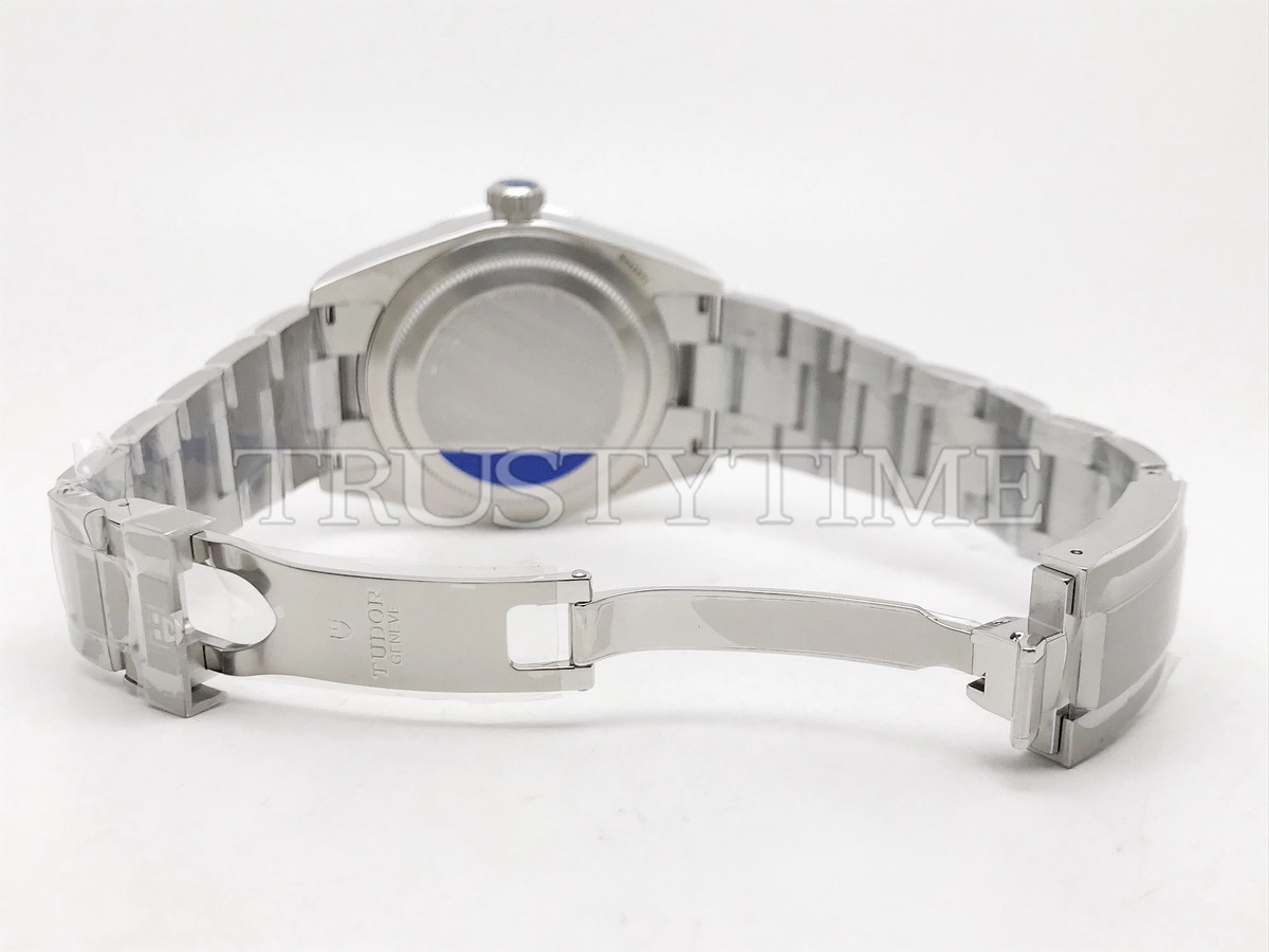 Копия часов Tudor Black Bay 68 43mm M7943A1A0NU-0001