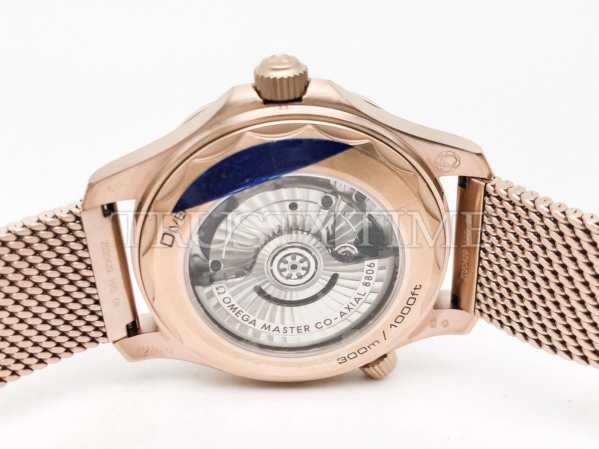 Копия часов Omega Seamaster Diver 300 Co-axial Master Chronometer 42mm 210.90.42.20.01.003