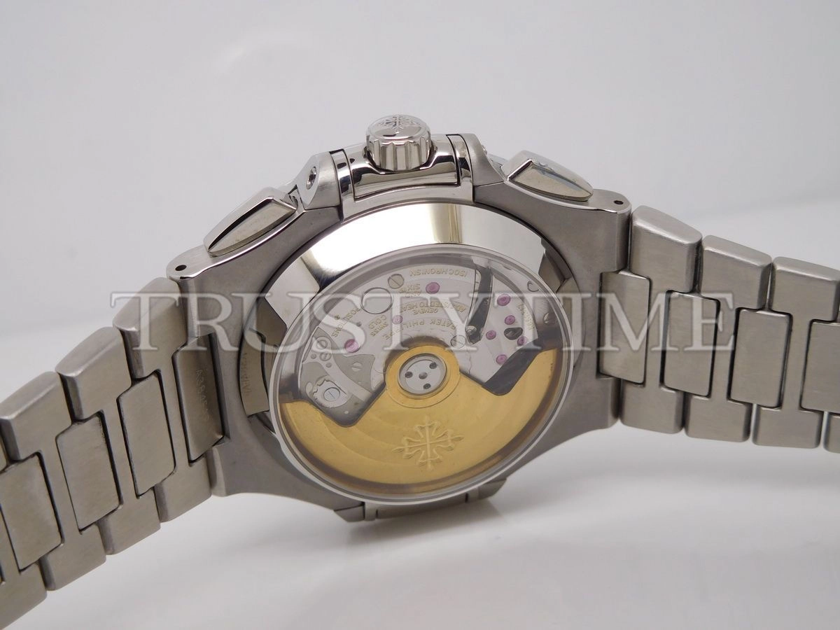Копия часов Patek Philippe Nautilus Chronograph 40,5mm 5980/1A-001