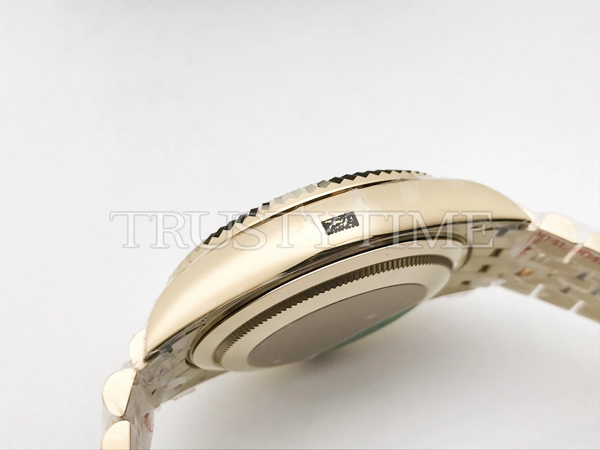 Копия часов Rolex Sky-Dweller 42mm 336938-0004