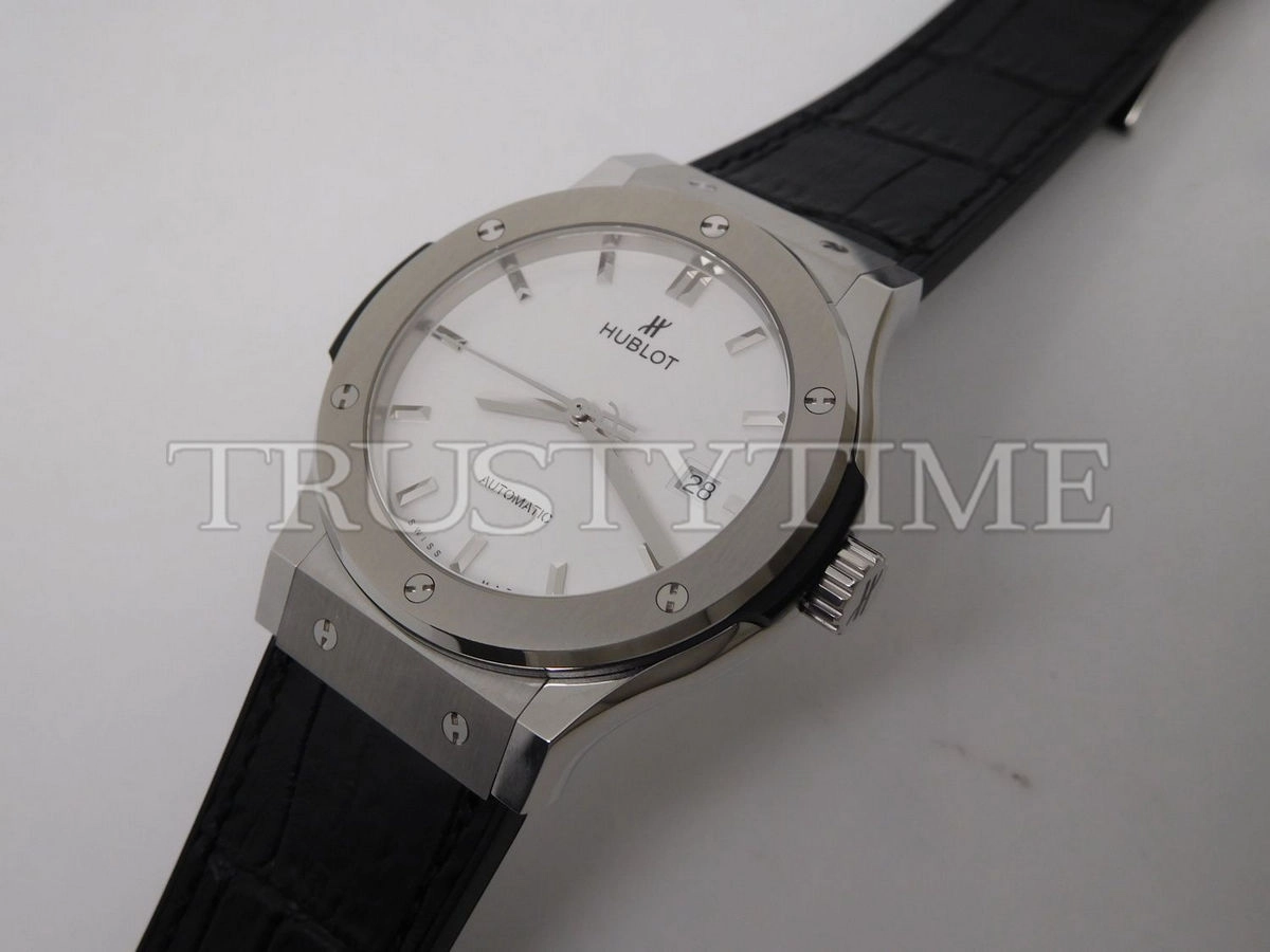 Копия часов Hublot Classic Fusion 42mm 542.NX.2611.LR
