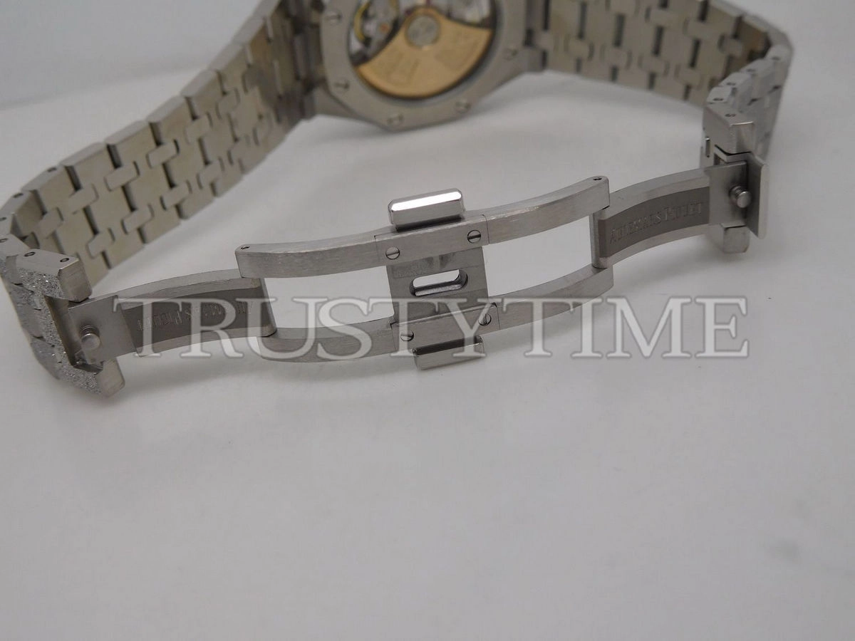 Копия часов Audemars Piguet Royal Oak Frosted 37mm 15454BC.GG.1259BC.03