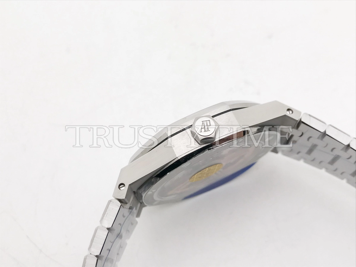 Копия часов Audemars Piguet Royal Oak Selfwinding II 15500ST.OO.1220ST.03