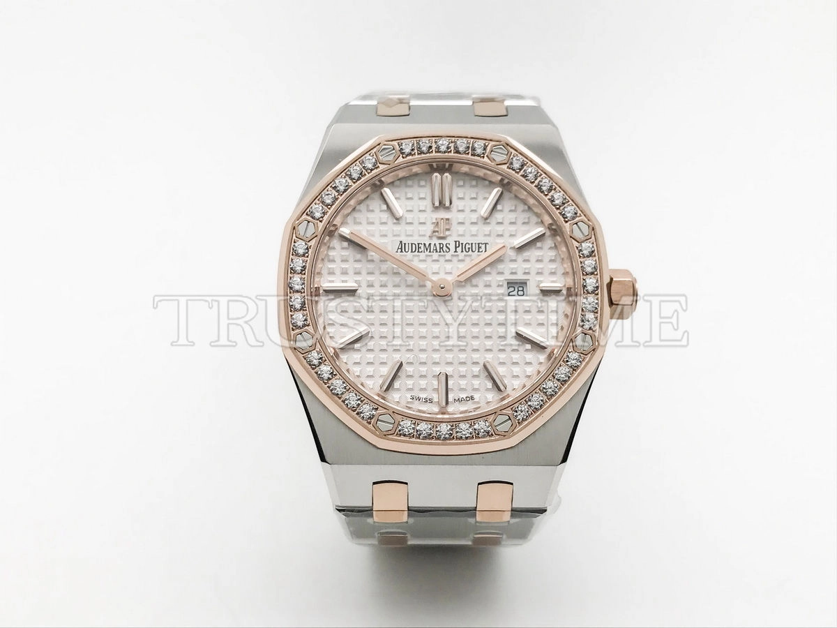 Копия часов Audemars Piguet Royal Oak Ladies 33mm 67651SR.ZZ.1261SR.01