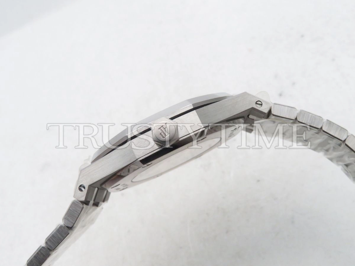 Копия часов Audemars Piguet Royal Oak Automatic II 15400ST.OO.1220ST.01