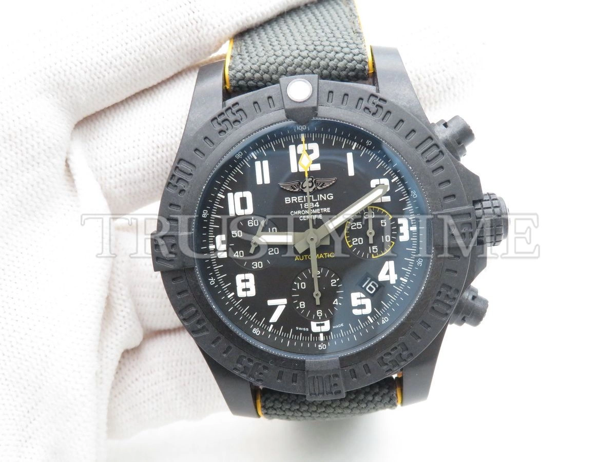 Копия часов Breitling Avenger Hurricane 45 XB0180E41B1S1