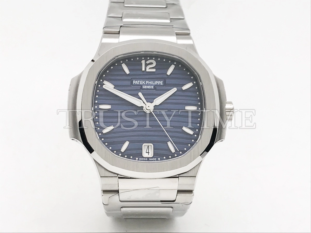 Копия часов Patek Philippe Nautilus Ladies 35mm 7118/1A-001 Арт.PP-0726
