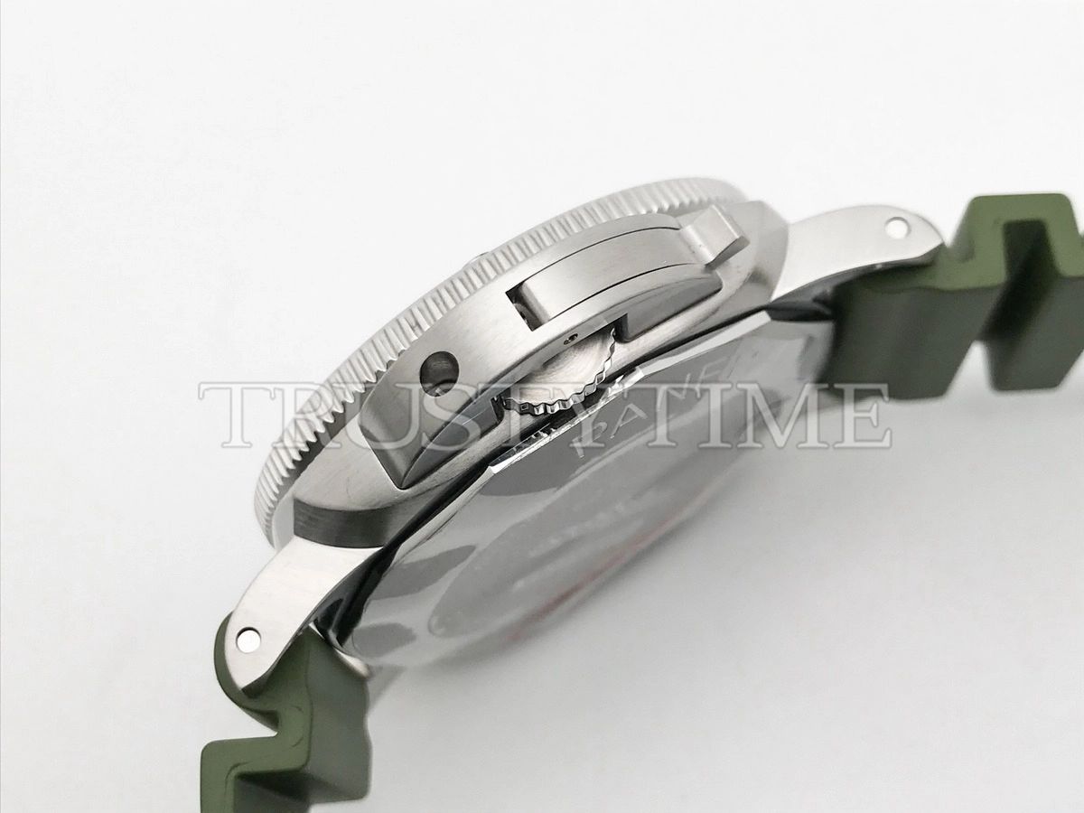 Копия часов Panerai Submersible QuarantaQuattro Bianco 44mm PAM01226
