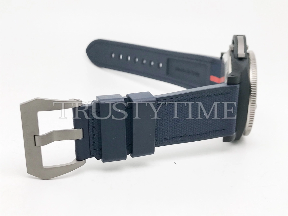 Копия часов Panerai Submersible QuarantaQuattro Luna Rossa Ti-Ceramitech™ PAM01543