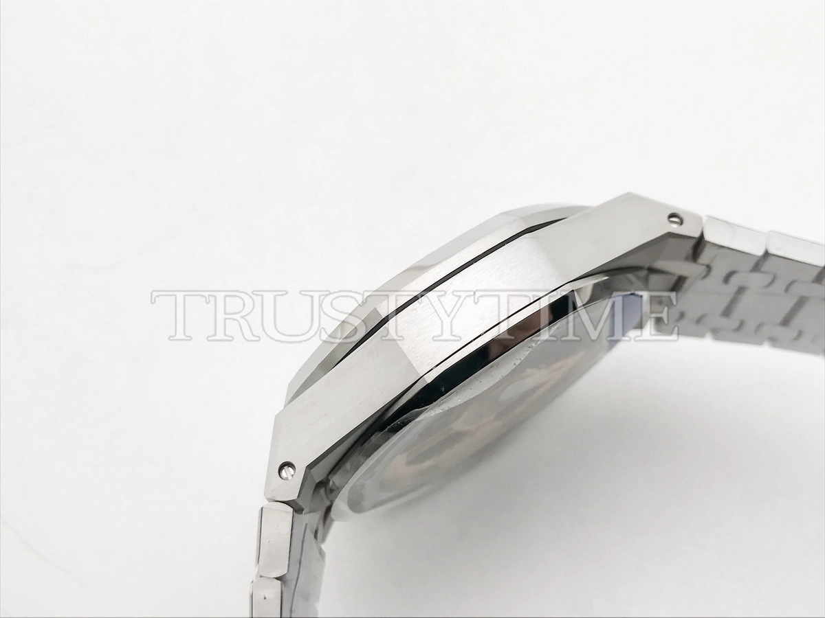 Копия часов Audemars Piguet Royal Oak Selfwinding Chronograph 26240ST.OO.1320ST.08
