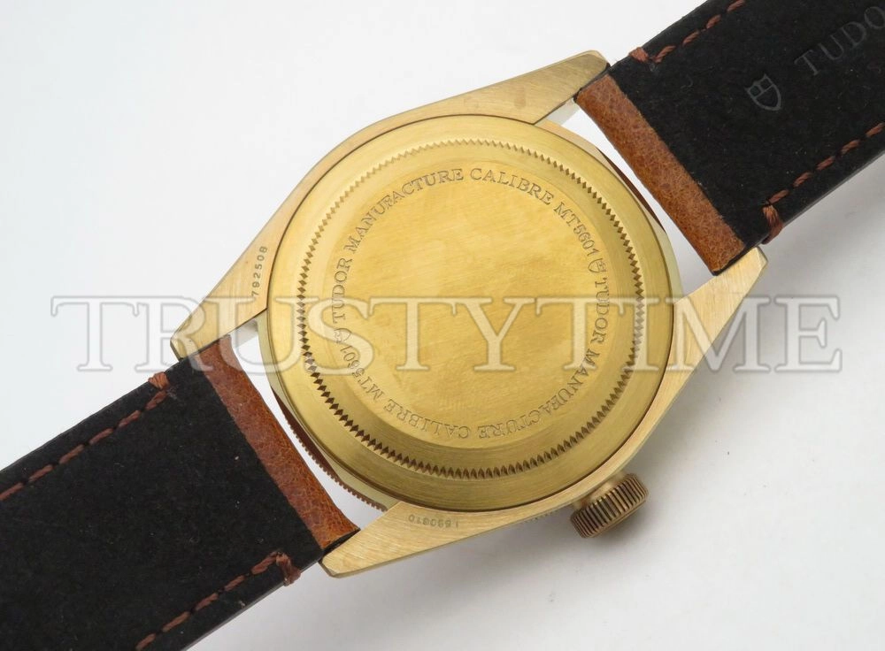 Копия часов Tudor Heritage Black Bay Bronzo 43mm M79250BM-0005