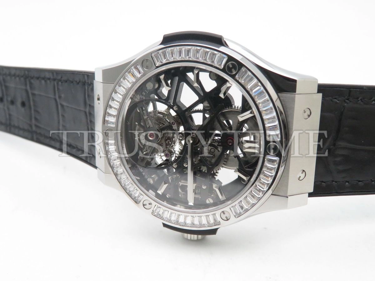 Копия часов Hublot Classic Fusion Tourbillon 45mm 505.NX.0170.LR.1904