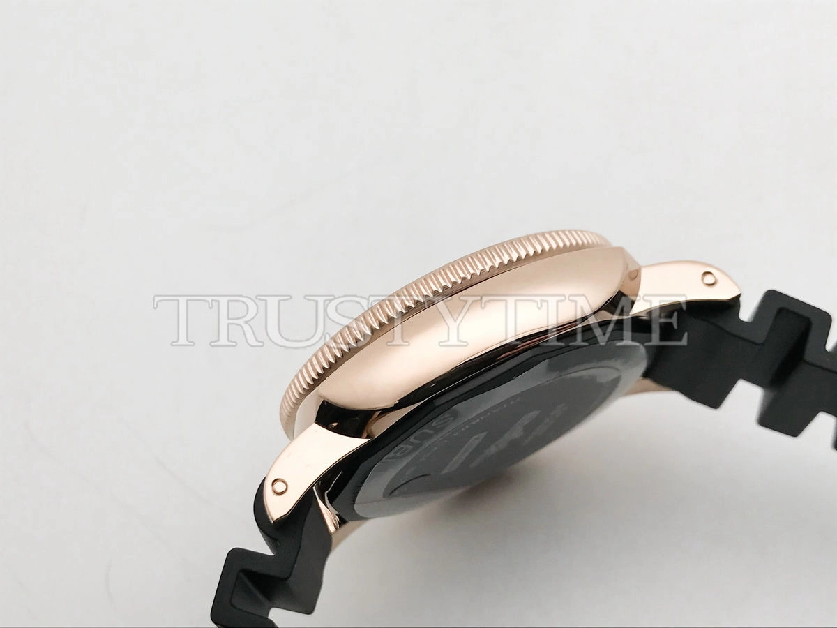 Копия часов Panerai Submersible Goldtech™ 42mm PAM02164