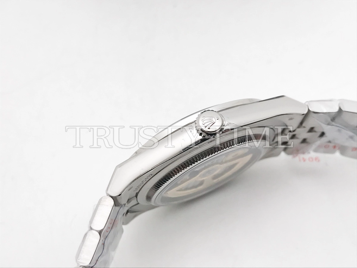 Копия часов Rolex Land-Dweller 40mm 127386TBR-0001