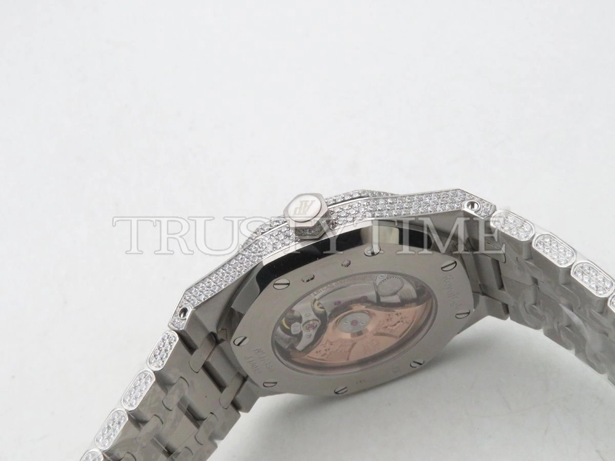 Копия часов Audemars Piguet Royal Oak 15400 Full Diamond