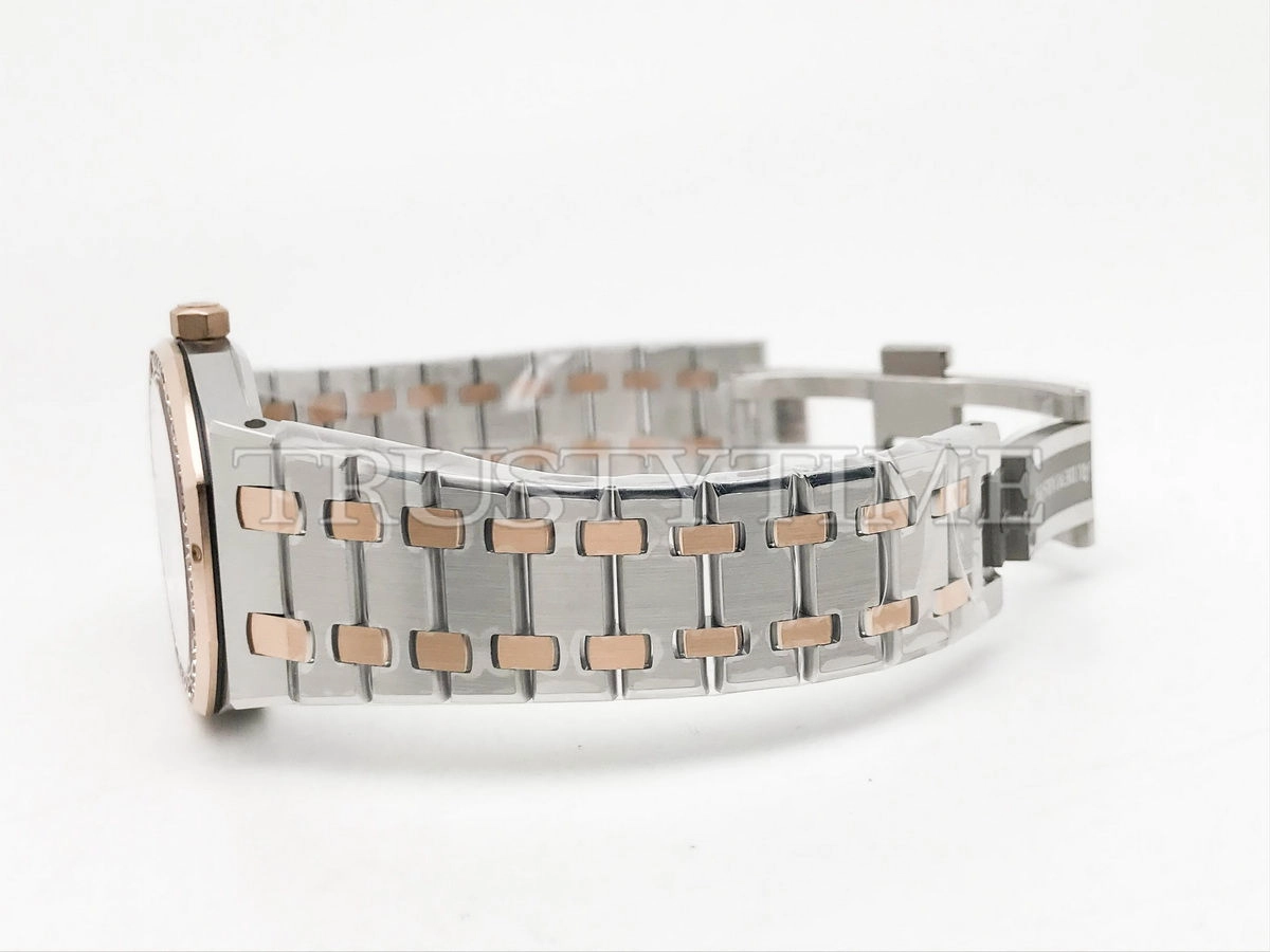 Копия часов Audemars Piguet Royal Oak Ladies 33mm 67651SR.ZZ.1261SR.01