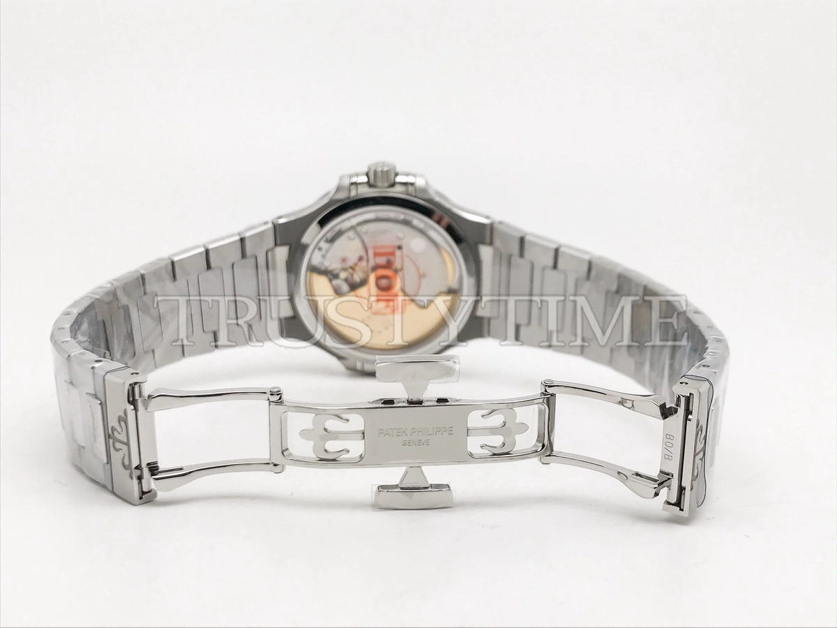 Копия часов Patek Philippe Nautilus Ladies 35mm 7118/1A-010 Арт.PP-0727