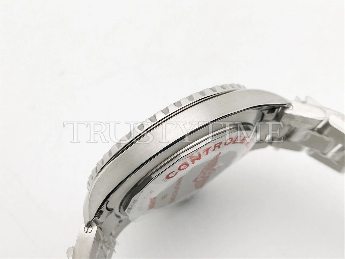 Копия часов Breitling Superocean Automatic 44mm A17376211L2A1