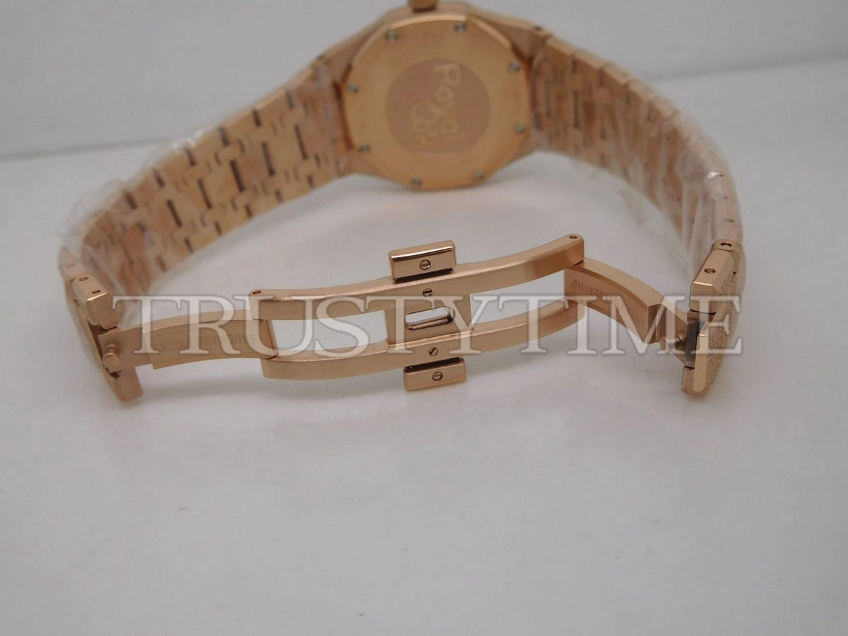Копия часов Audemars Piguet Royal Oak Frosted 33mm 67653OR.GG.1263OR.02