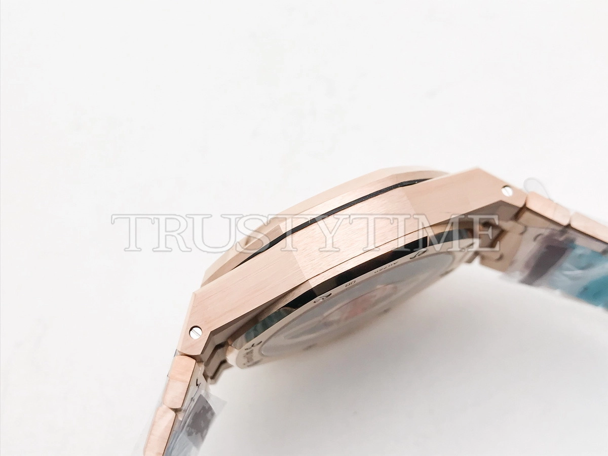 Копия часов Audemars Piguet Royal Oak Selfwinding Chronograph 26240OR.OO.1320OR.07