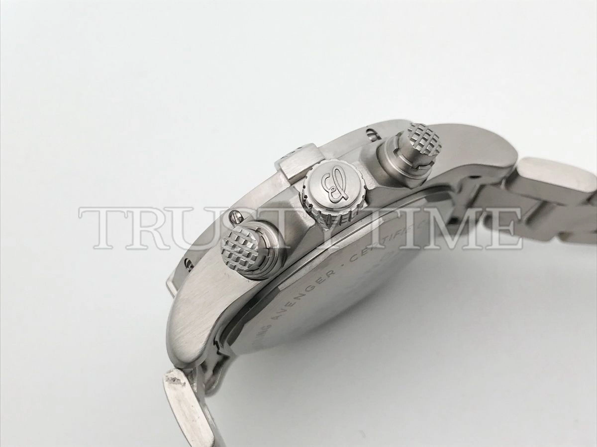 Копия часов Breitling Avenger Chronograph 43 A13385101B1A1