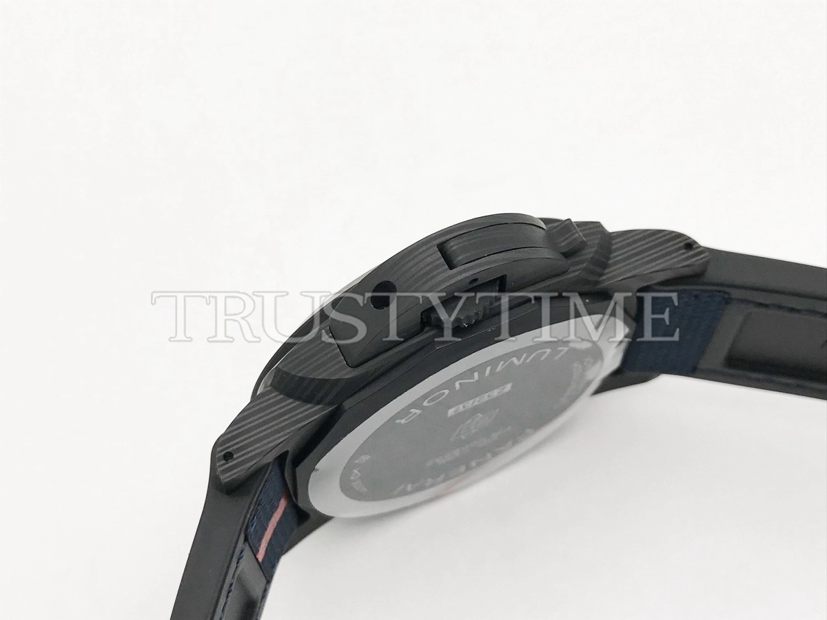 Копия часов Panerai Luminor Marina Carbotech™ Luna Rossa 44mm PAM01529