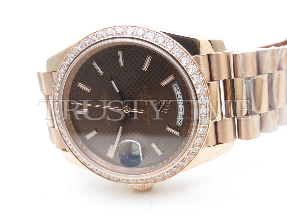 Копия часов Rolex Day-Date 40mm 228345RBR-0005