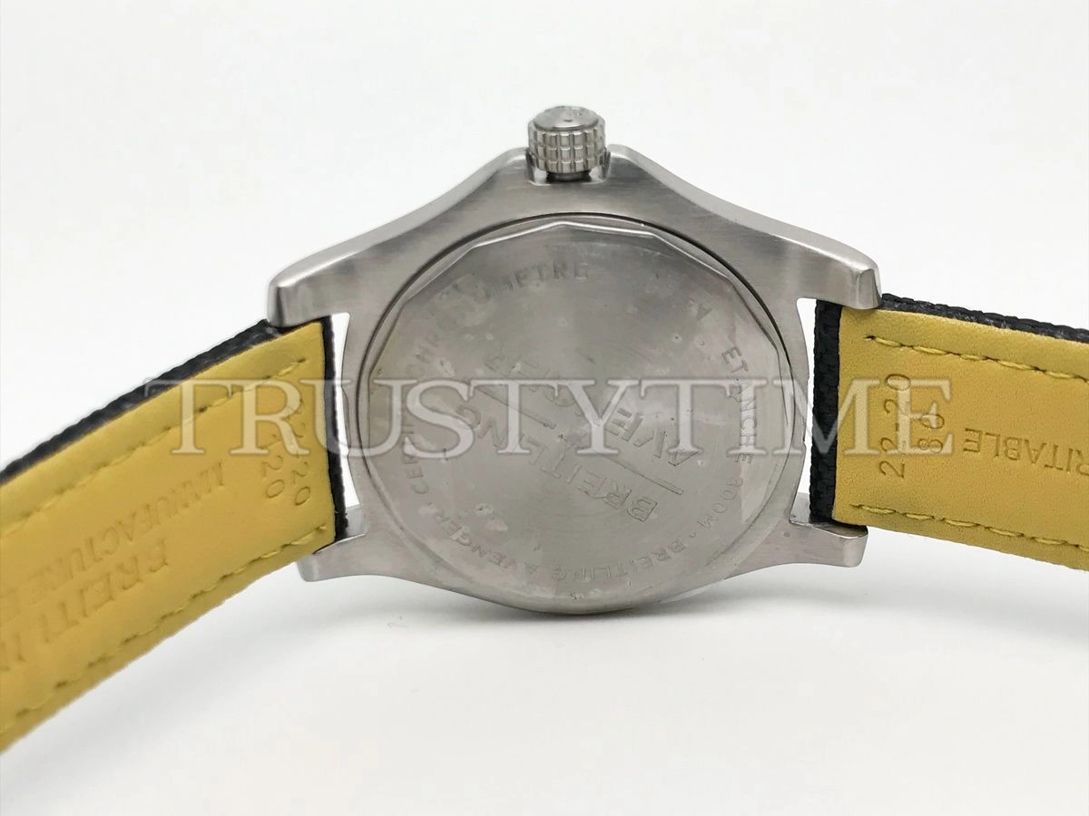 Копия часов Breitling Avenger Automatic GMT 43 A32397101A1X1