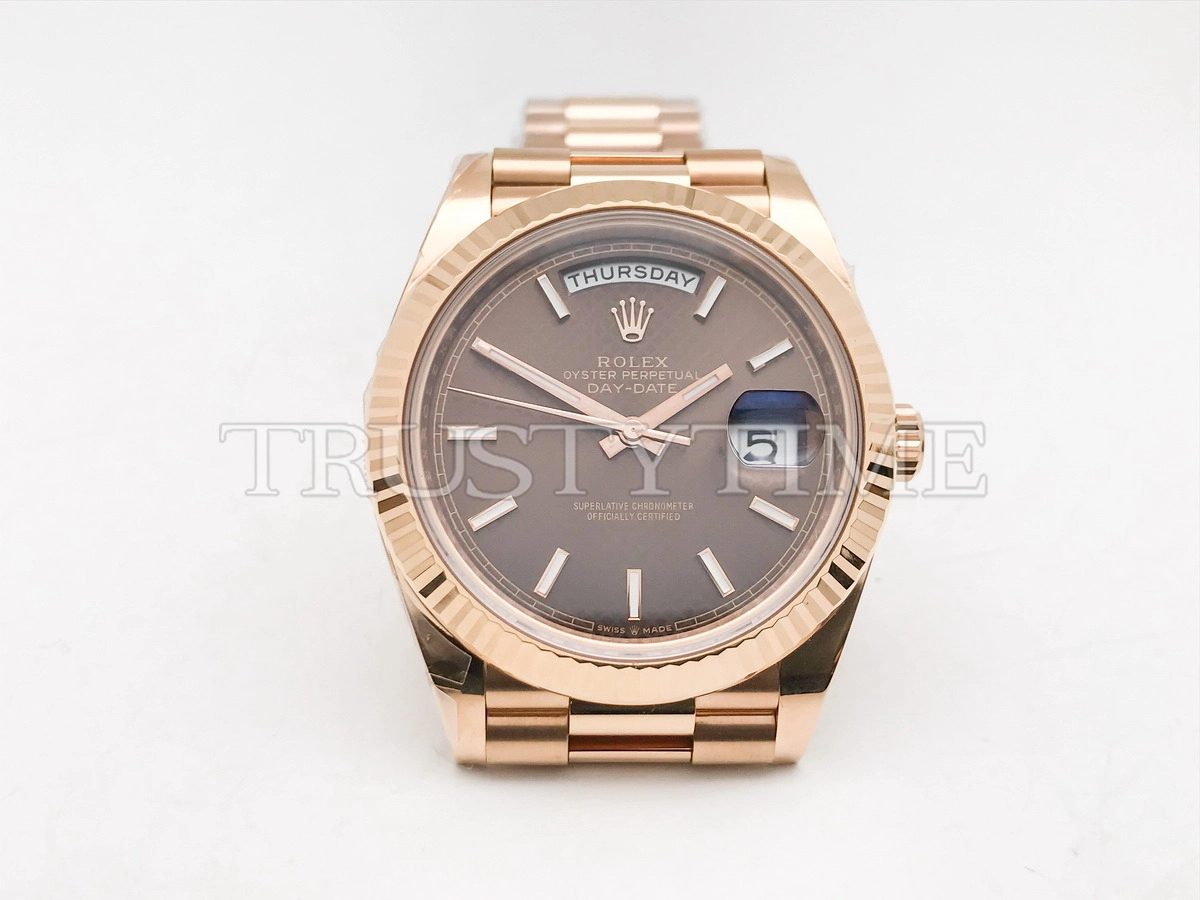 Копия часов Rolex Day-Date 40mm 228235-0006