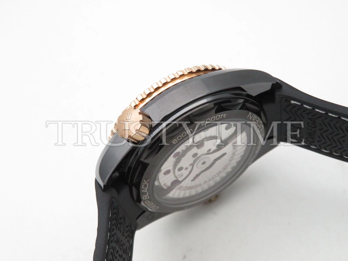 Копия часов Omega Seamaster Planet Ocean 600m Co‑Axial Master Chronometer GMT Deep Black 45,5mm 215.63.46.22.01.001