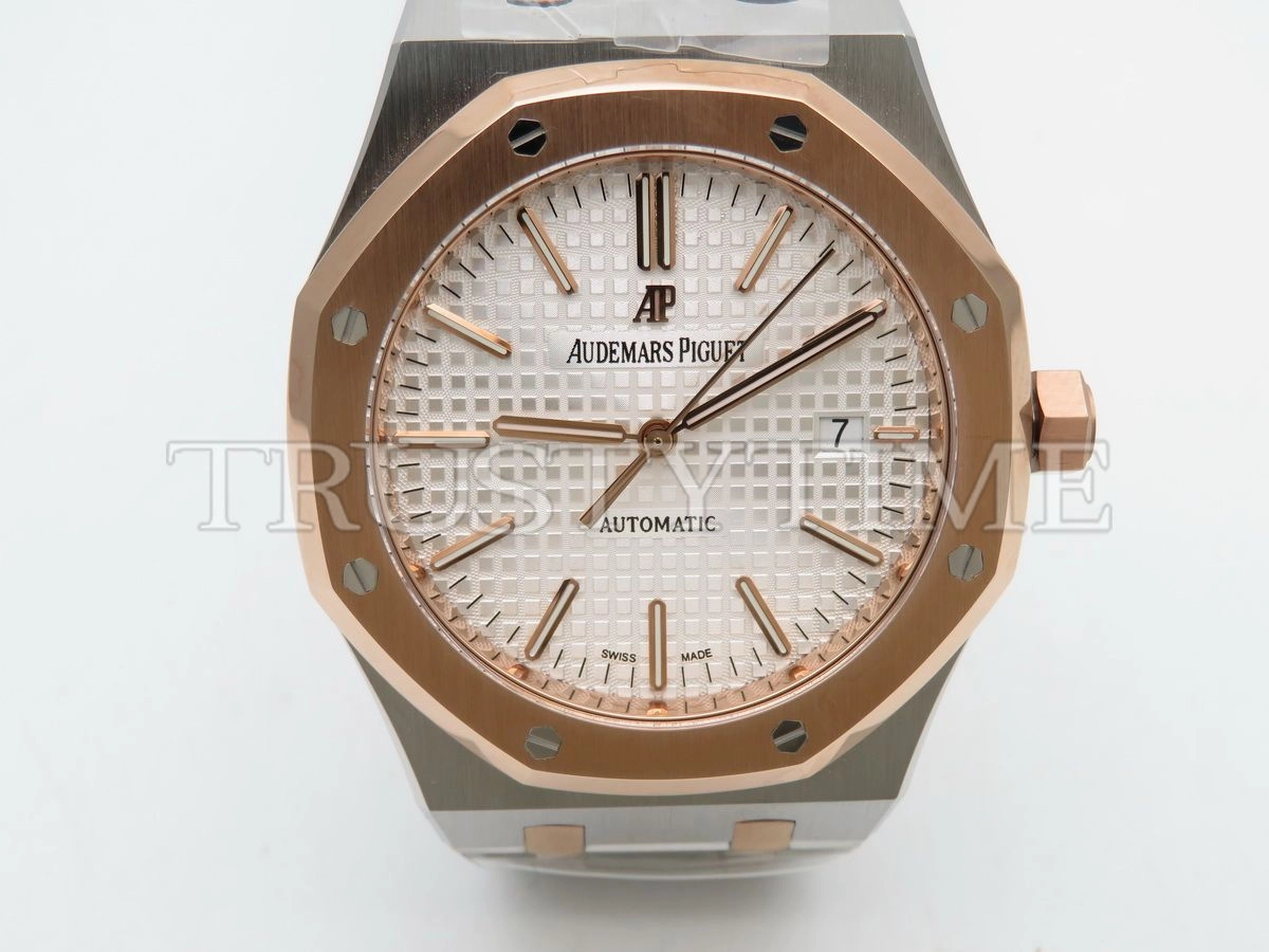 Копия часов Audemars Piguet Royal Oak Automatic II 15400SR.OO.1220SR.01